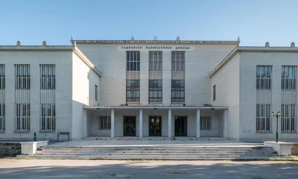 Επίθεση με πέτρες σε περιπολικό έξω από τη Γεωπονική